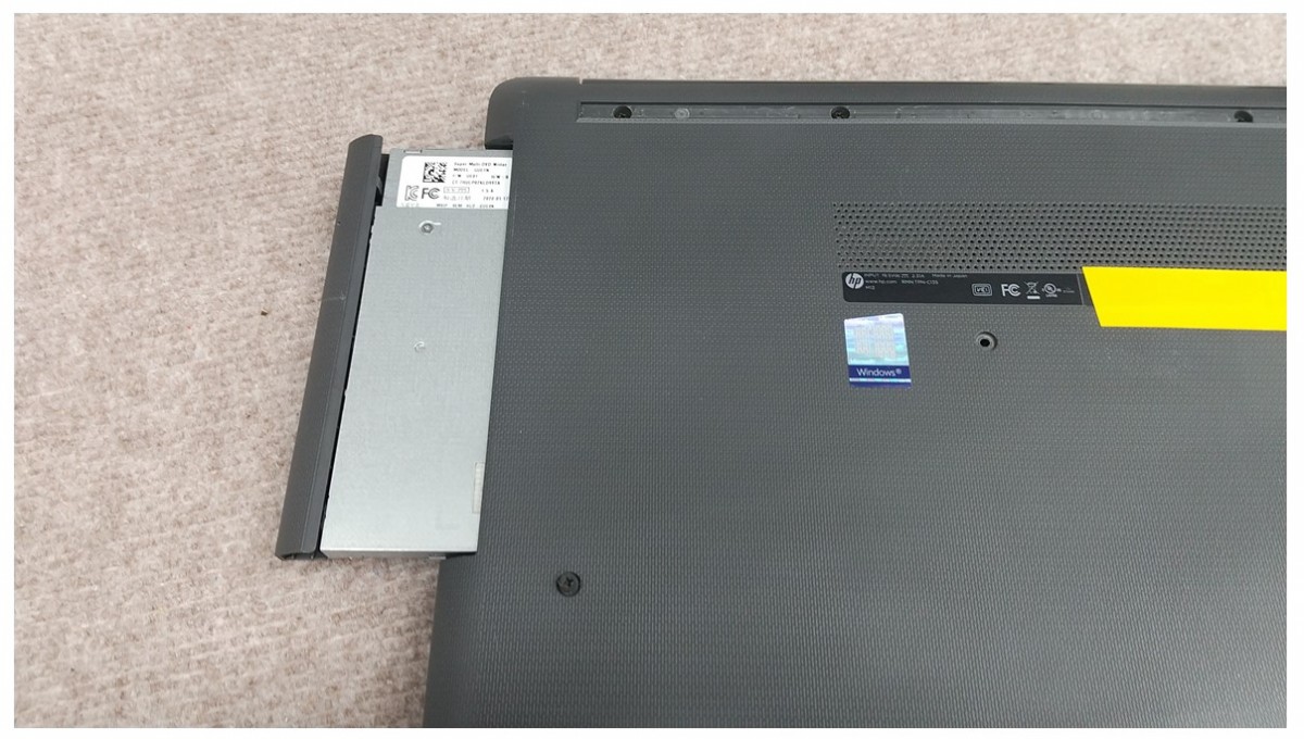 テクニカルサービス事例集】hpノートPC HP250 G7ボトムカバーの テクニカルサービス事例集】hpノートPC HP250 G7ボトムカバーの